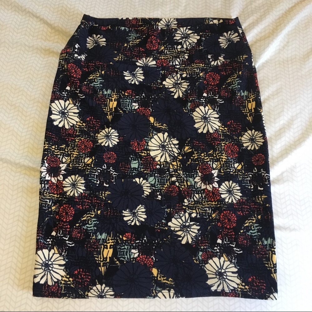 NWOT L floral lularoe Cassie